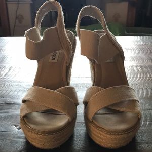 Steve Madden platform sandals